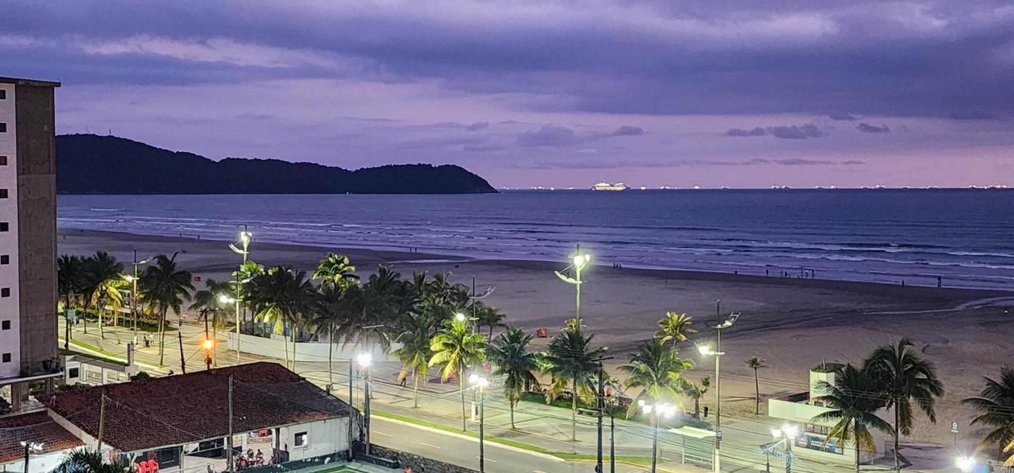 Apto Frente Mar Em Grande